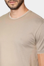 Camiseta Manga Curta Friso Gola