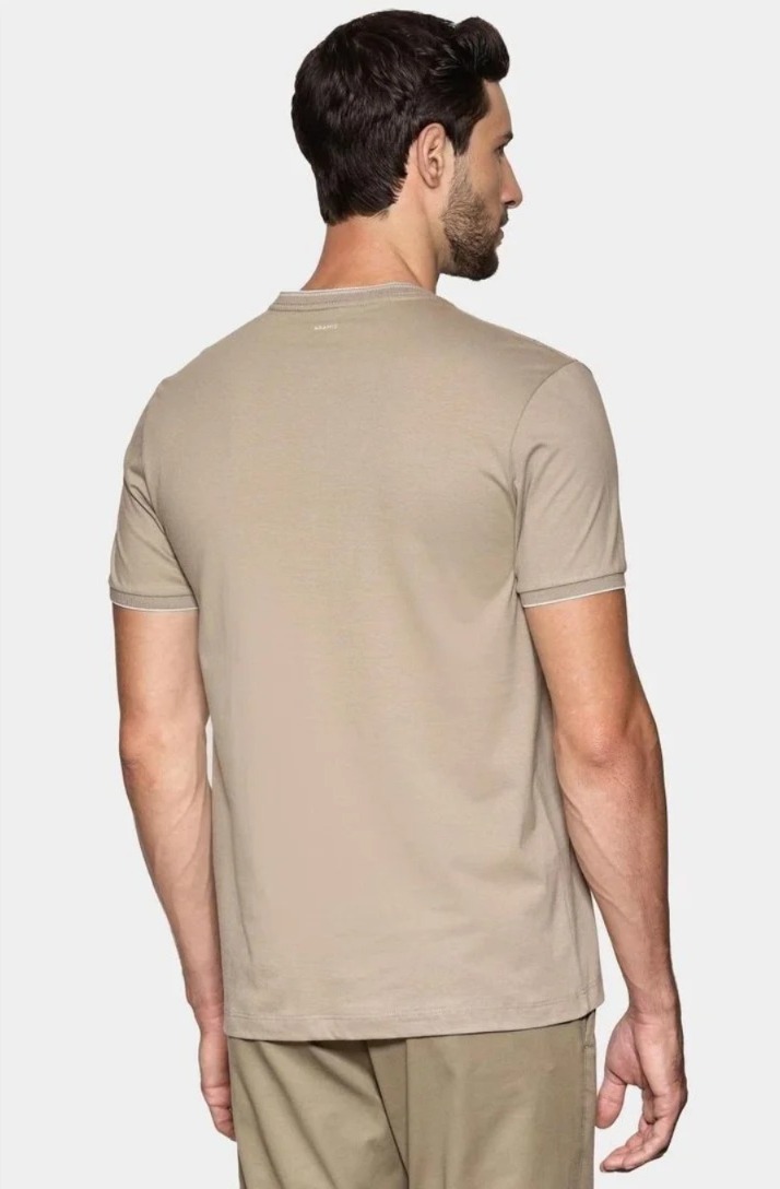 Camiseta Manga Curta Friso Gola